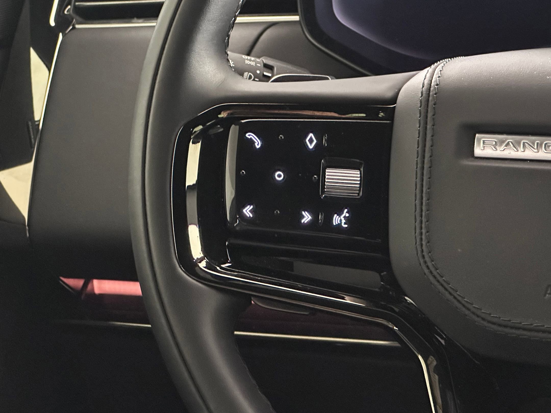 Used 2023 Land Rover Range Rover Sport SE Dynamic image 14