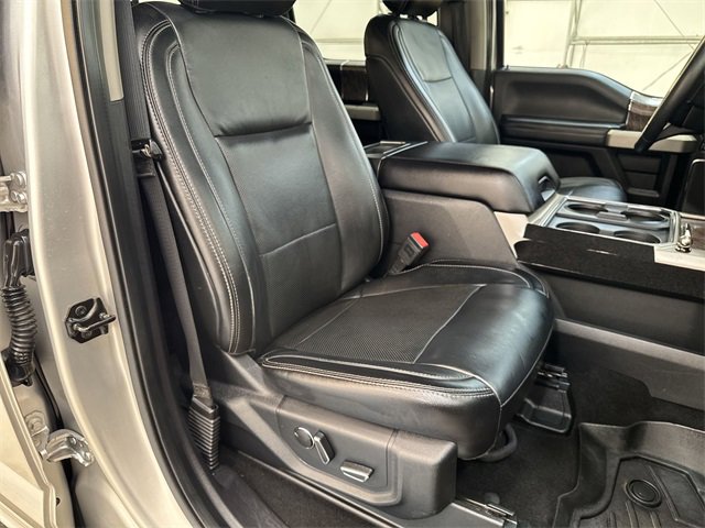Used 2019 Ford F250 Lariat w/ Lariat Ultimate Package image 28