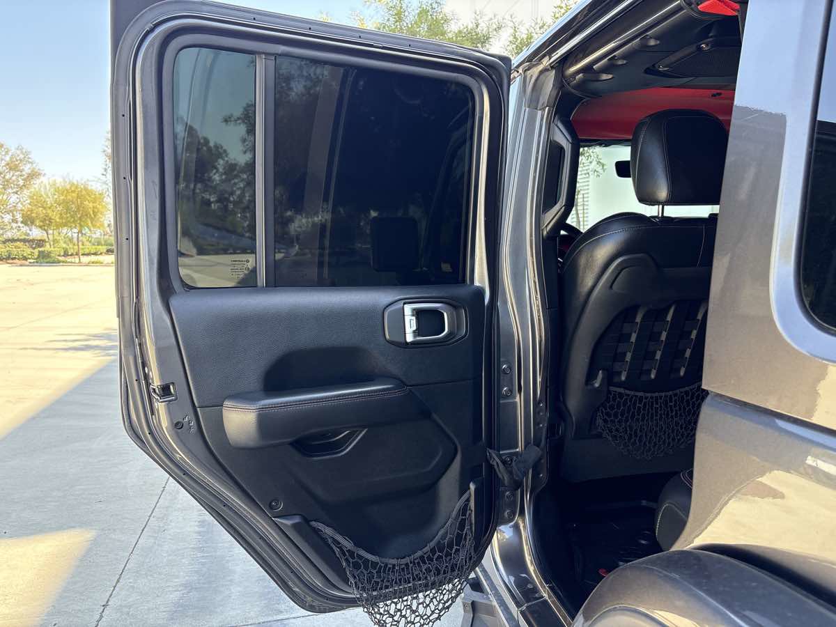 Used 2018 Jeep Wrangler Unlimited Rubicon AWD/4WD image 11