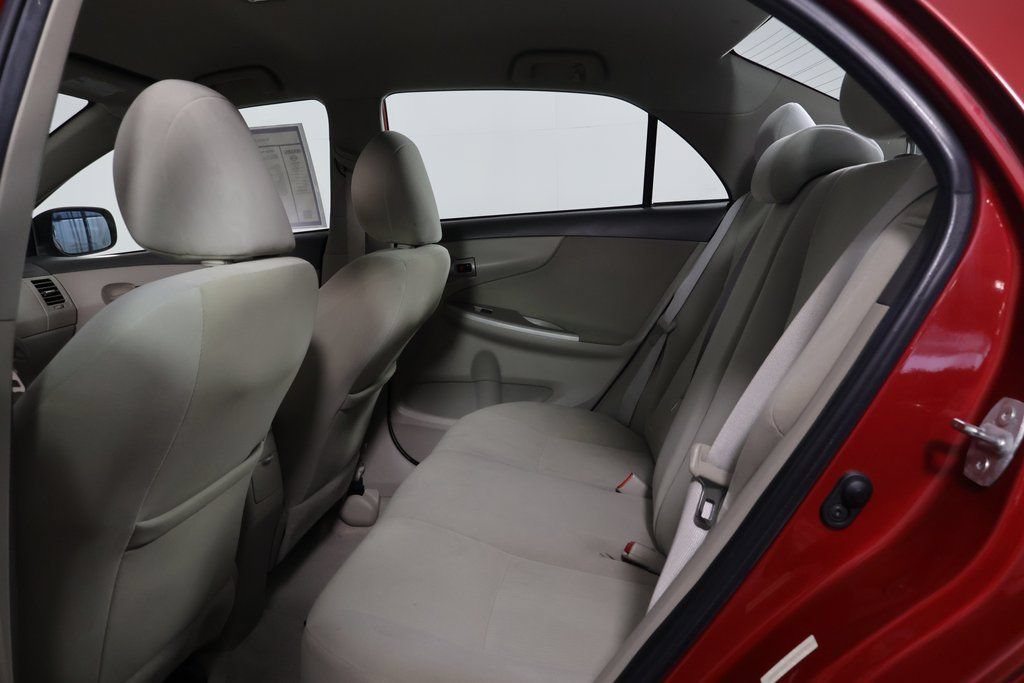 Used 2010 Toyota Corolla LE FWD image 11