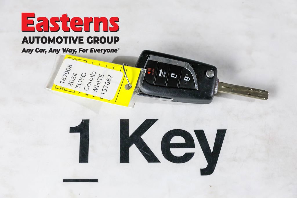 Used 2024 Toyota Corolla LE image 40