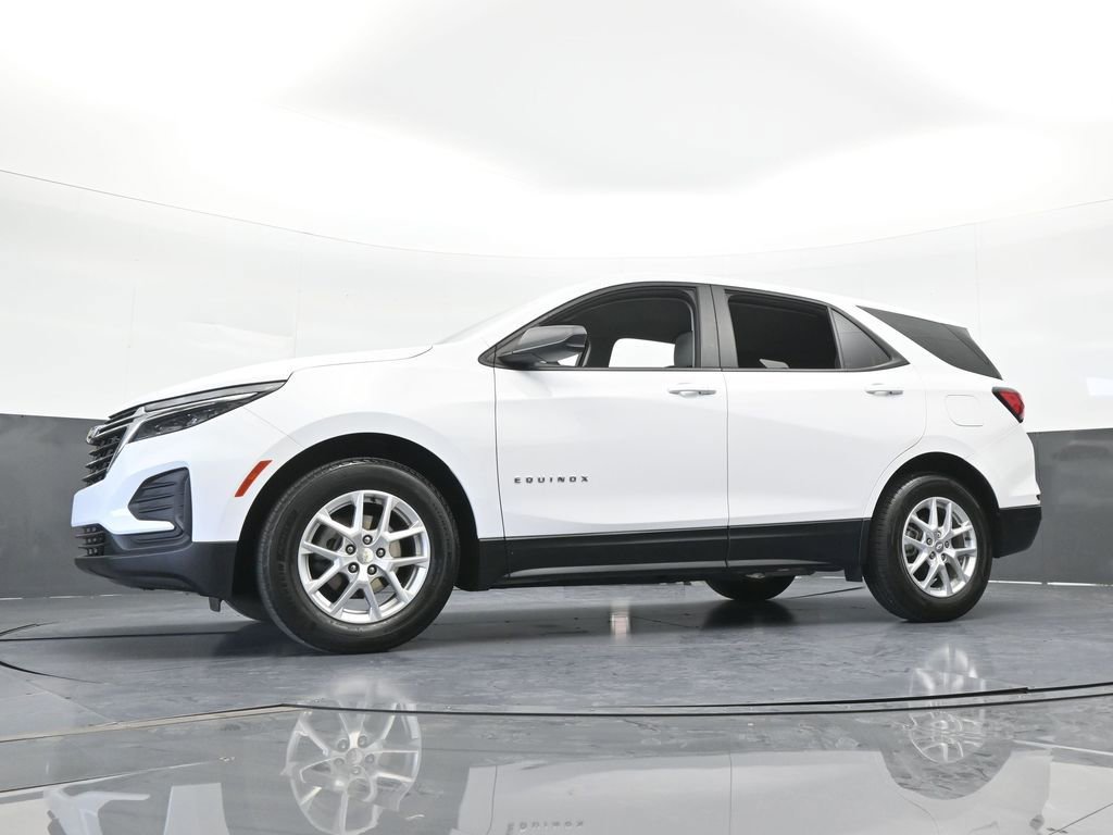 Used 2023 Chevrolet Equinox LS image 56