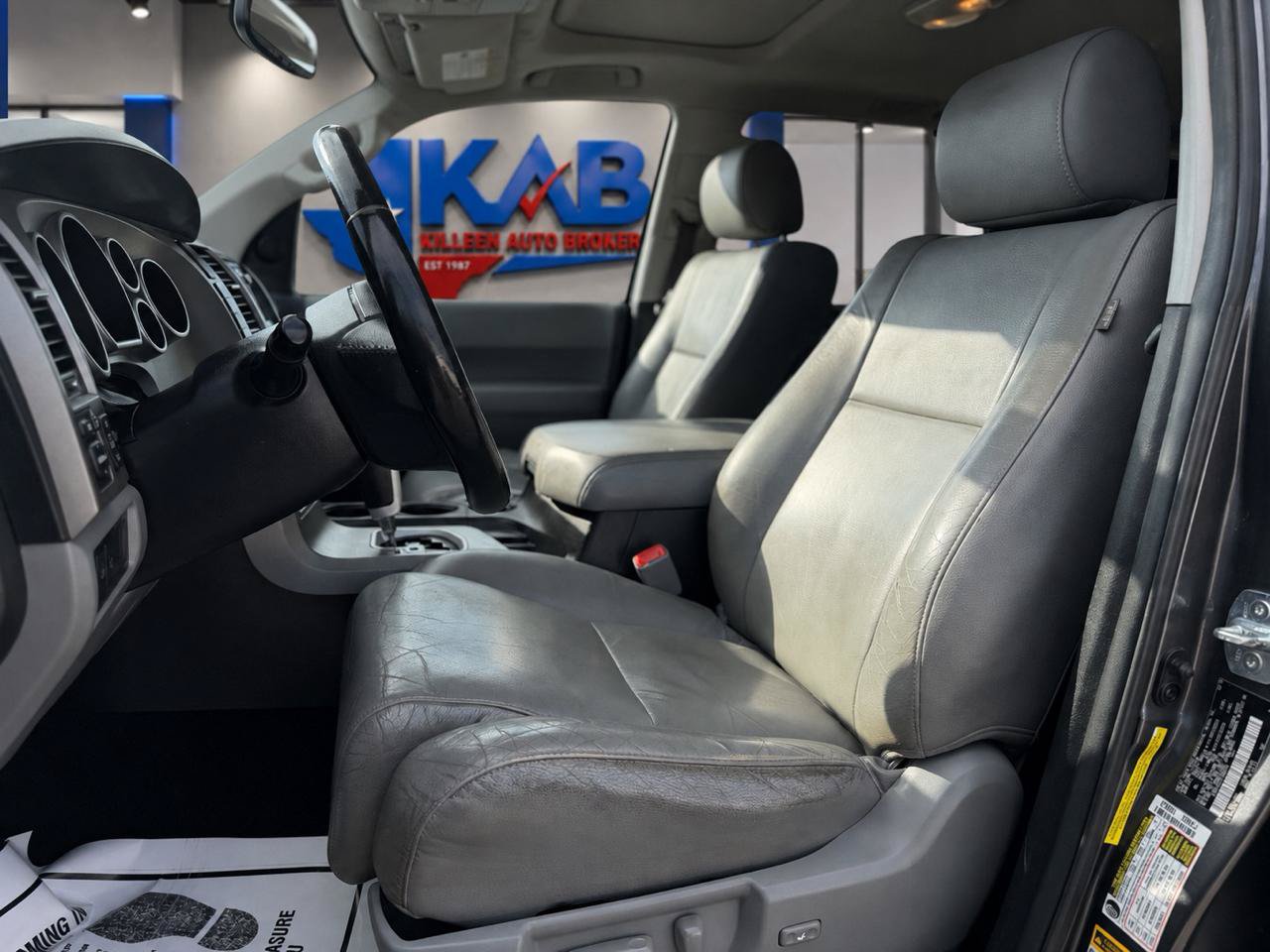 Used 2015 Toyota Sequoia Limited RWD image 10