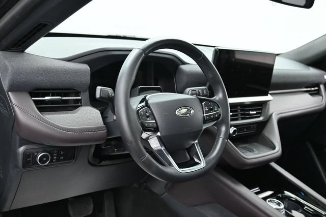 Certified 2025 Ford Explorer Platinum w/ LUX Leather Package AWD/4WD image 17
