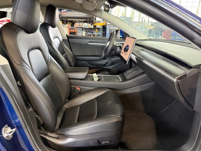 Used 2022 Tesla Model 3 Standard Range image 10