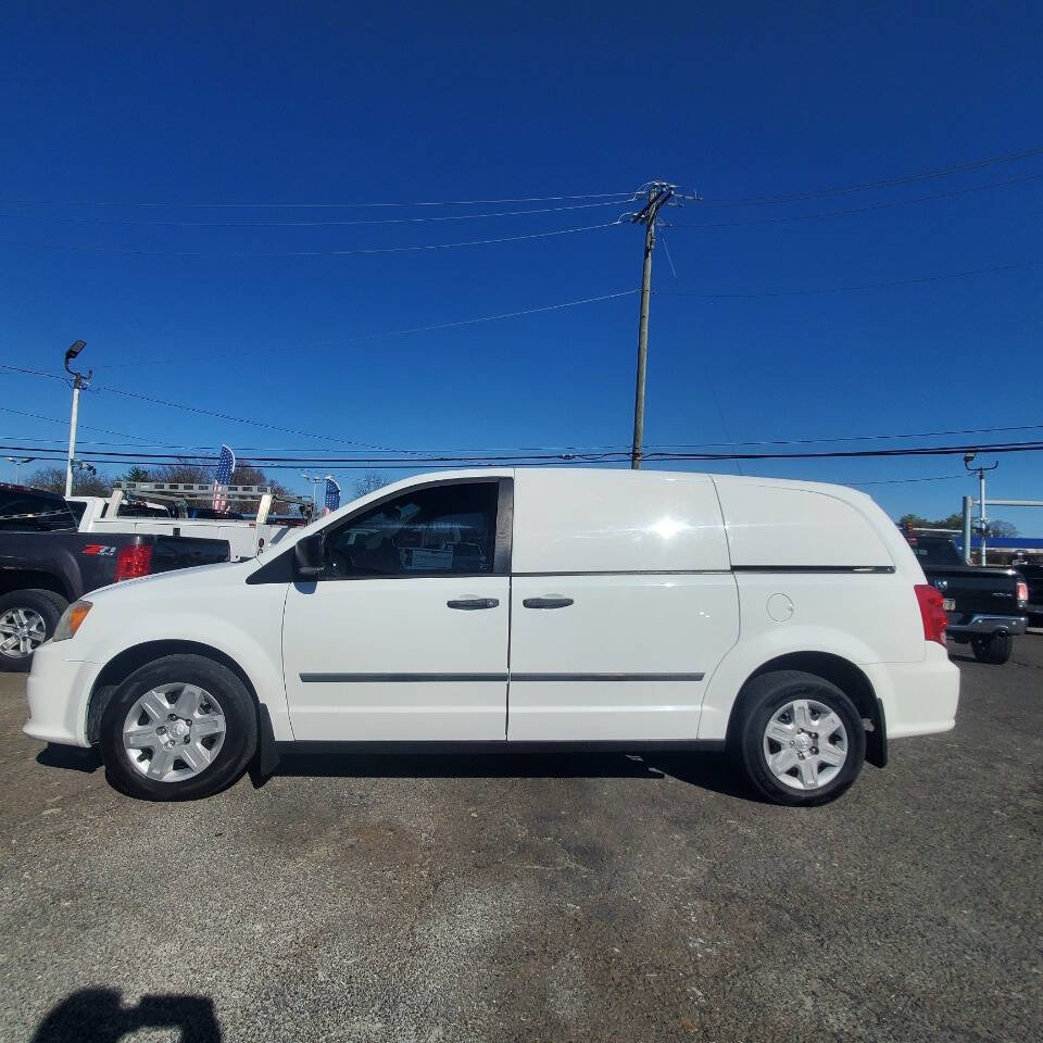 Used 2014 RAM C/V Tradesman image 2