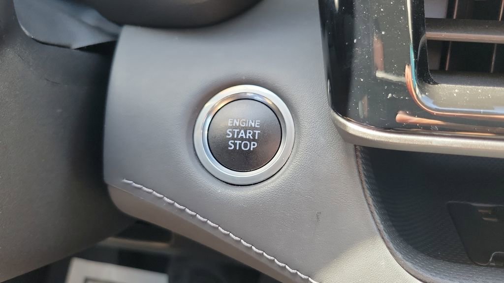 Used 2021 Toyota Highlander XLE image 24