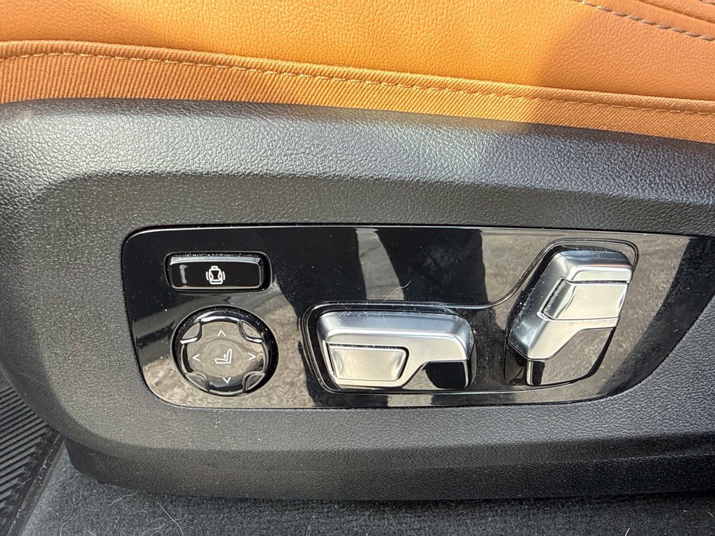 Used 2025 BMW X5 M60i AWD/4WD image 15