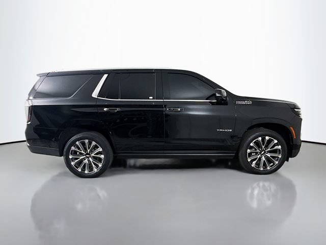 Used 2025 Chevrolet Tahoe High Country AWD/4WD image 11