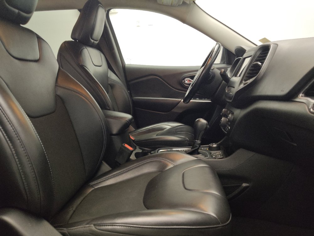 Used 2021 Jeep Cherokee Latitude Plus AWD/4WD image 21