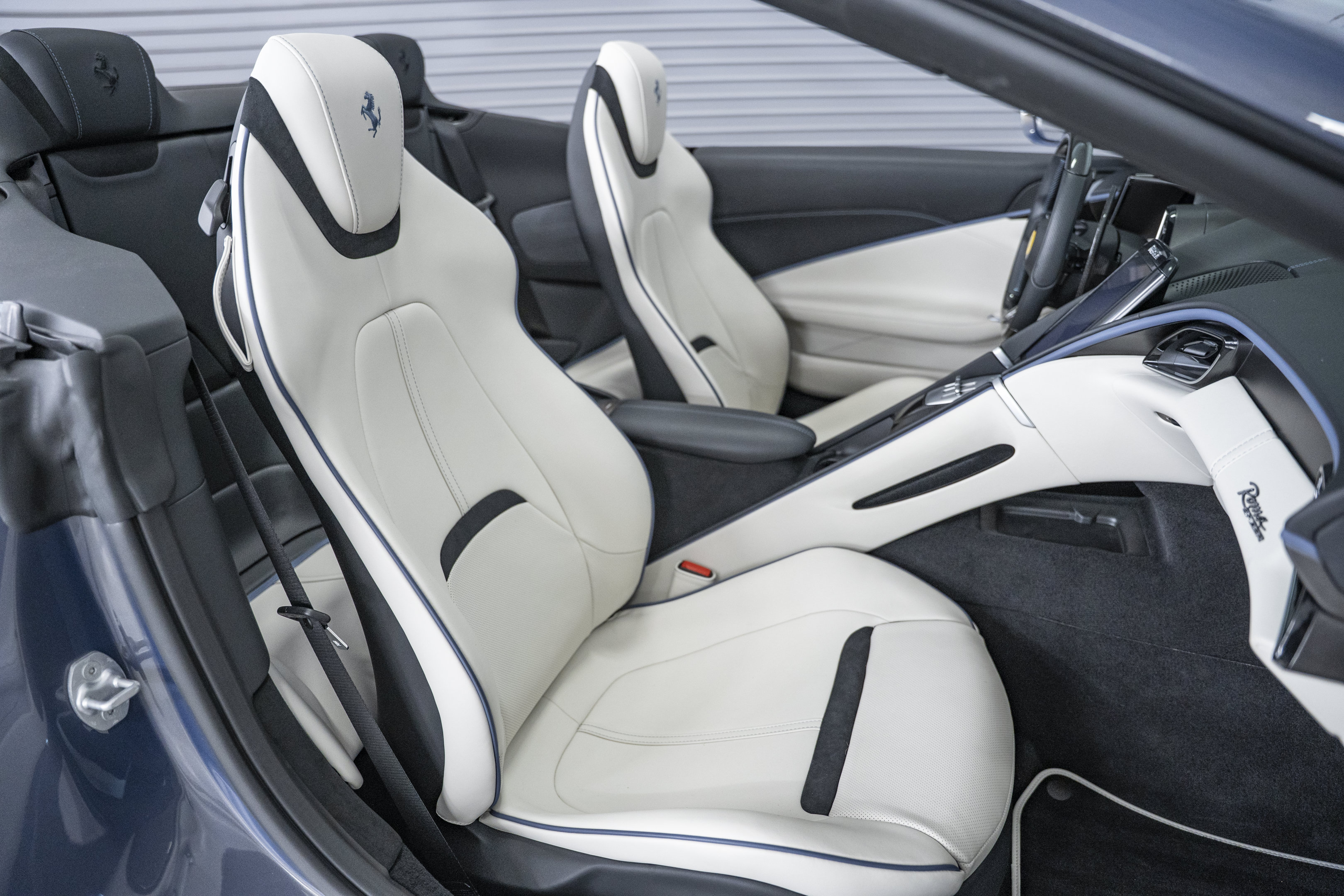 Used 2025 Ferrari Roma Spider RWD image 27