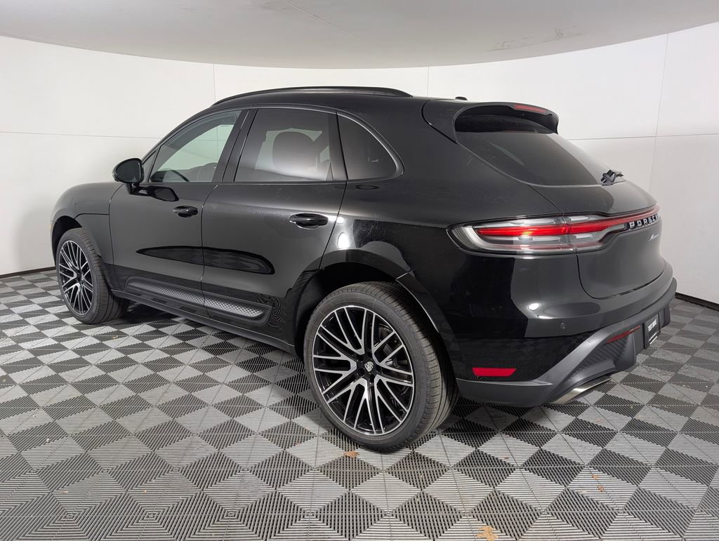 New 2026 Porsche Macan image 4