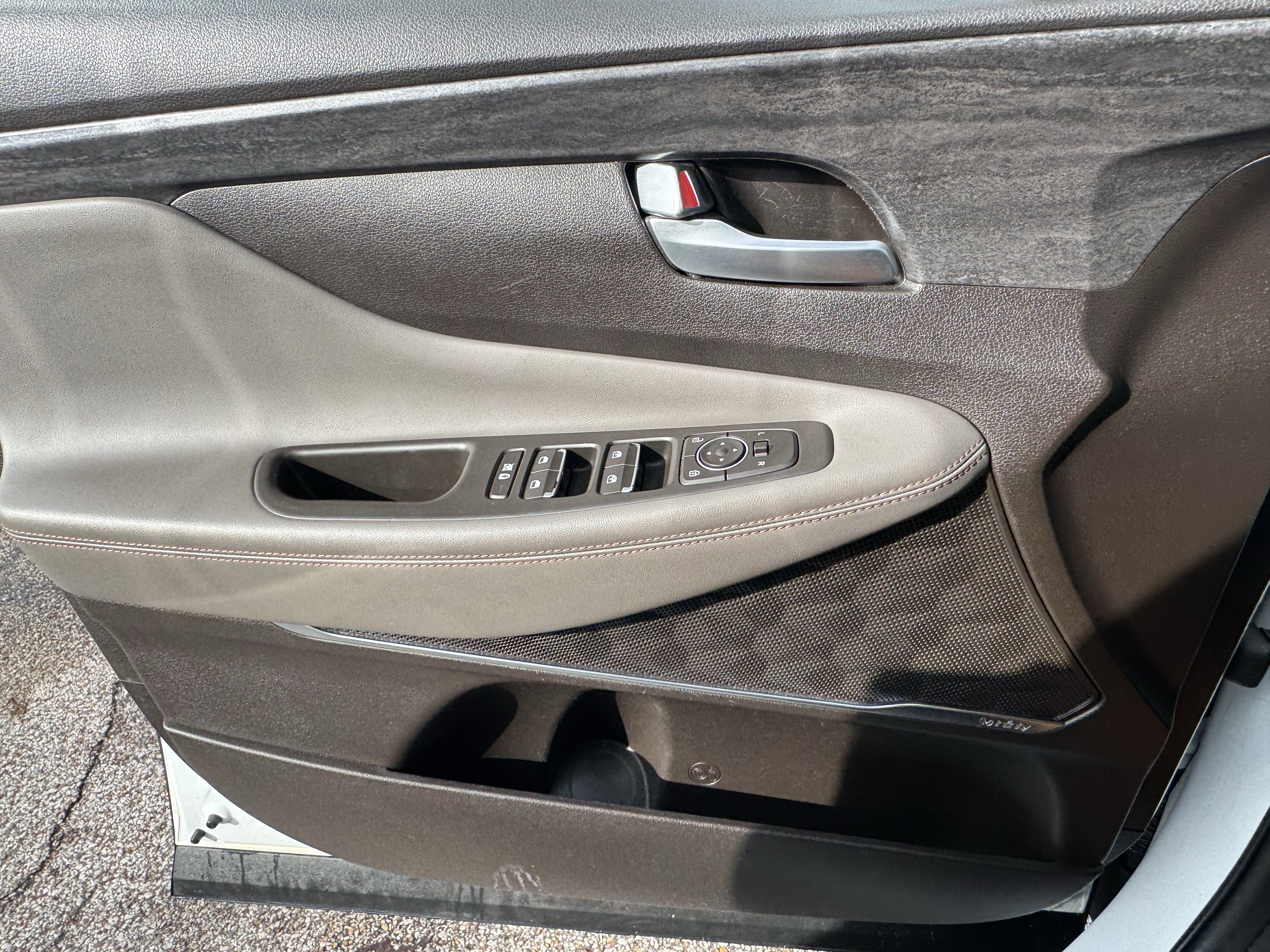 Used 2019 Hyundai Santa Fe Limited image 14