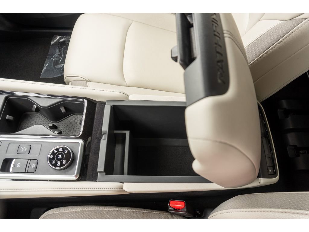 Used 2024 Nissan Pathfinder SL image 38