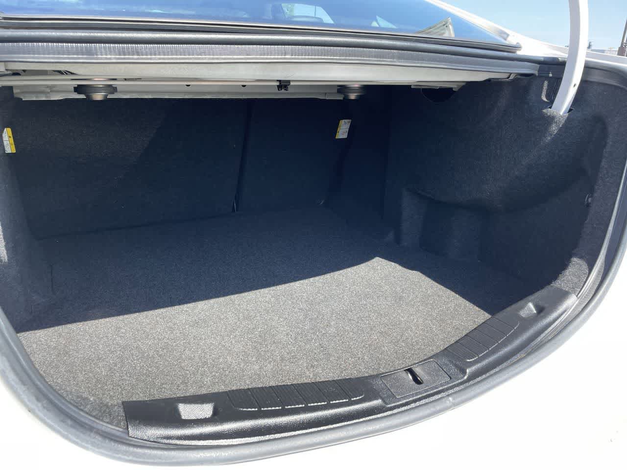 Used 2017 Ford Fusion SE w/ Equipment Group 201A FWD image 17