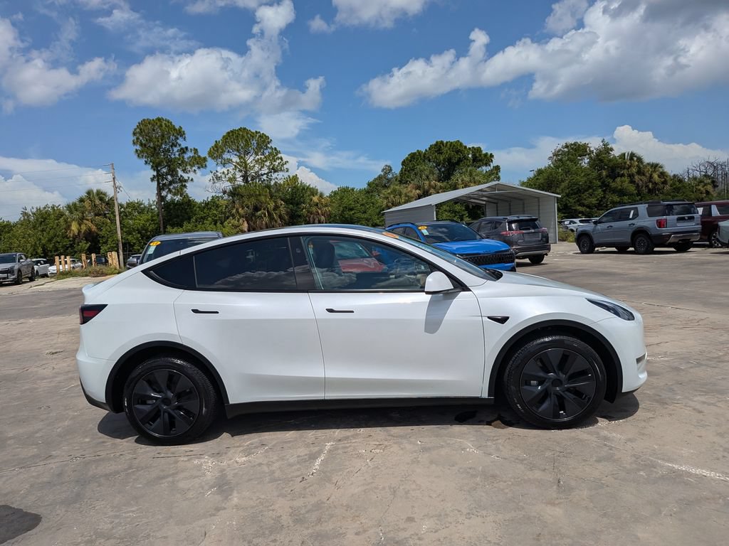 Used 2024 Tesla Model Y Long Range AWD/4WD image 9