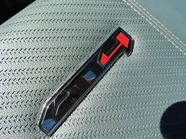 Used 2025 GMC Yukon AT4 w/ AT4 Premium Plus Package image 38