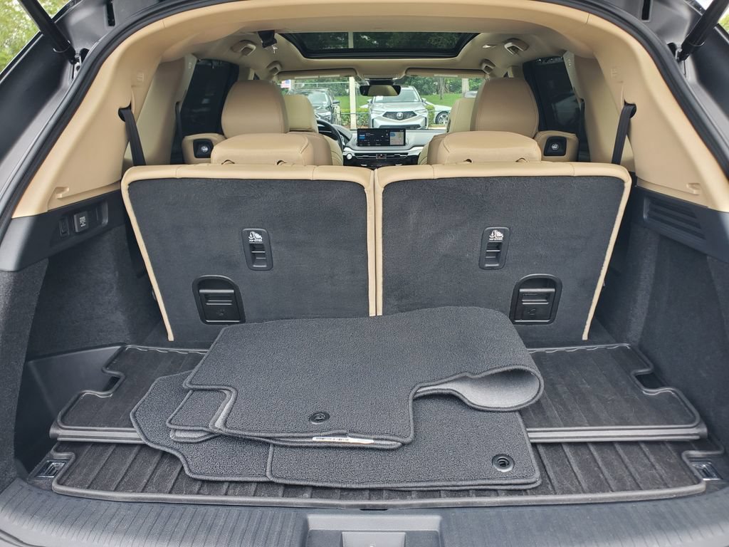 Certified 2024 Acura MDX FWD w/ Technology Package image 8