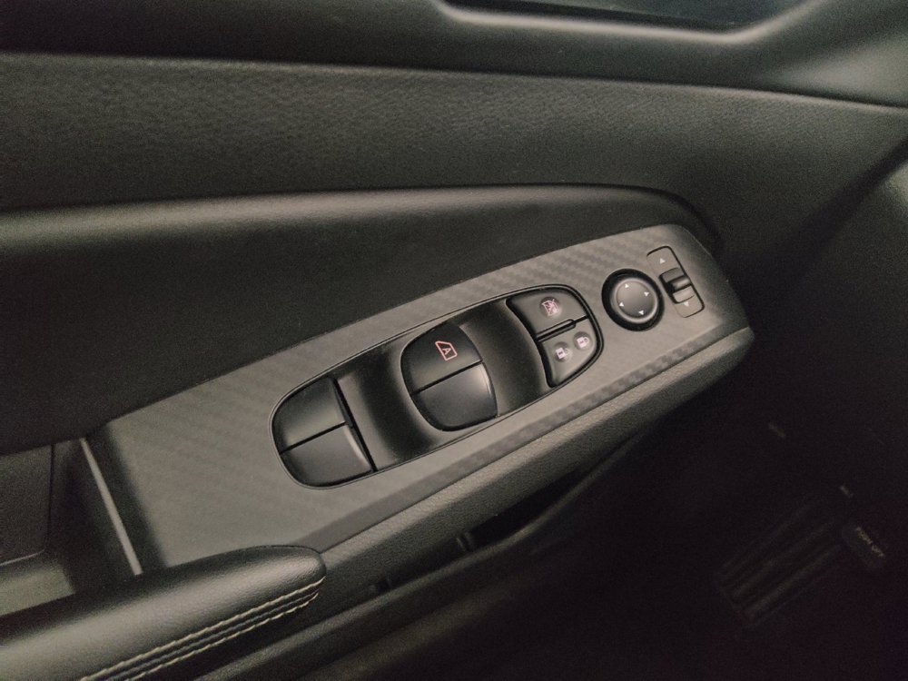 Used 2025 Nissan Altima 2.5 SV FWD image 27