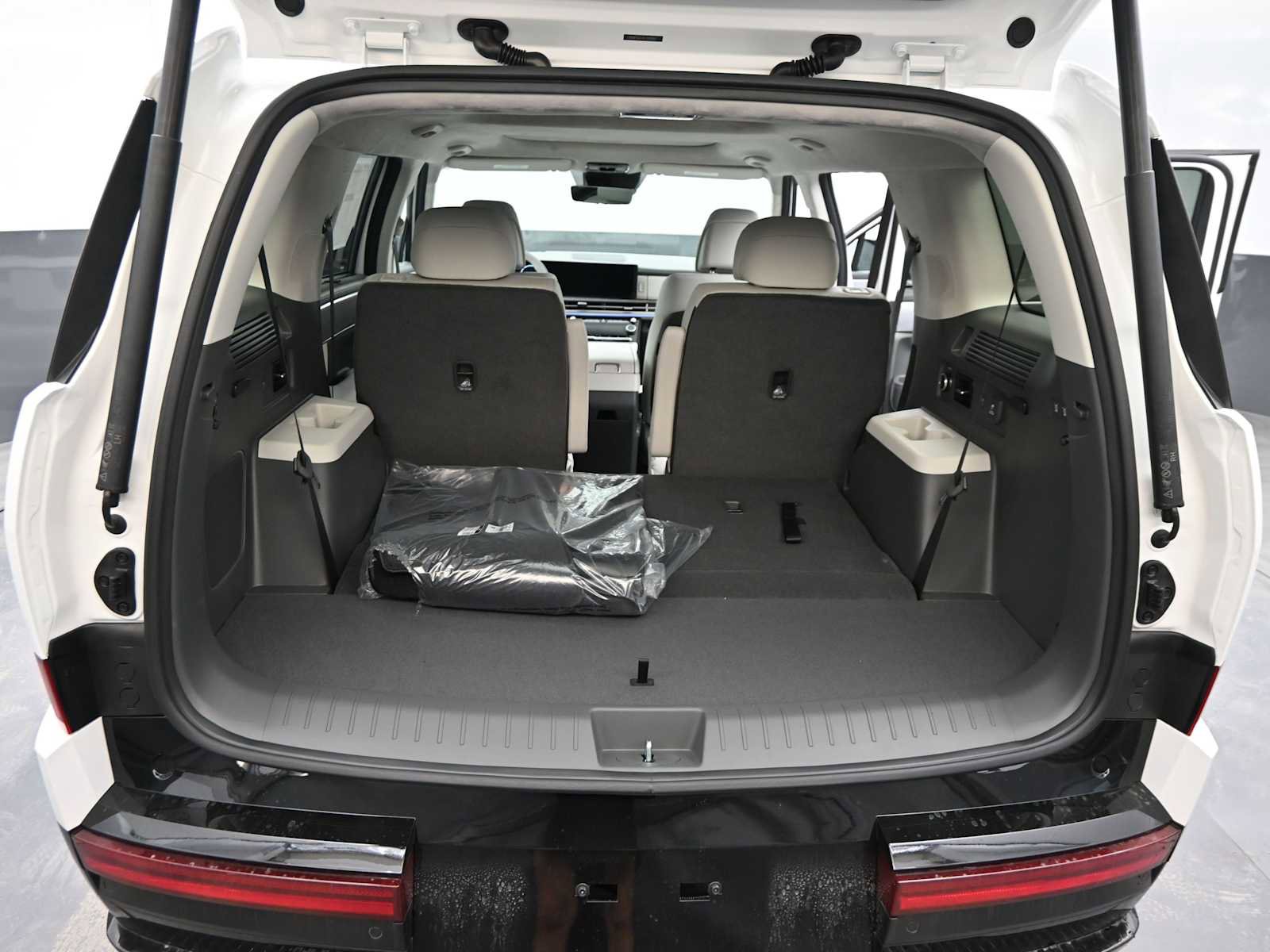 New 2026 Hyundai Santa Fe Calligraphy image 13