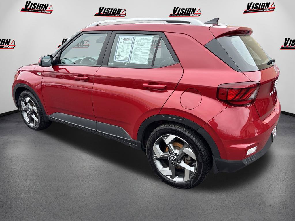 Used 2022 Hyundai Venue Limited FWD image 3