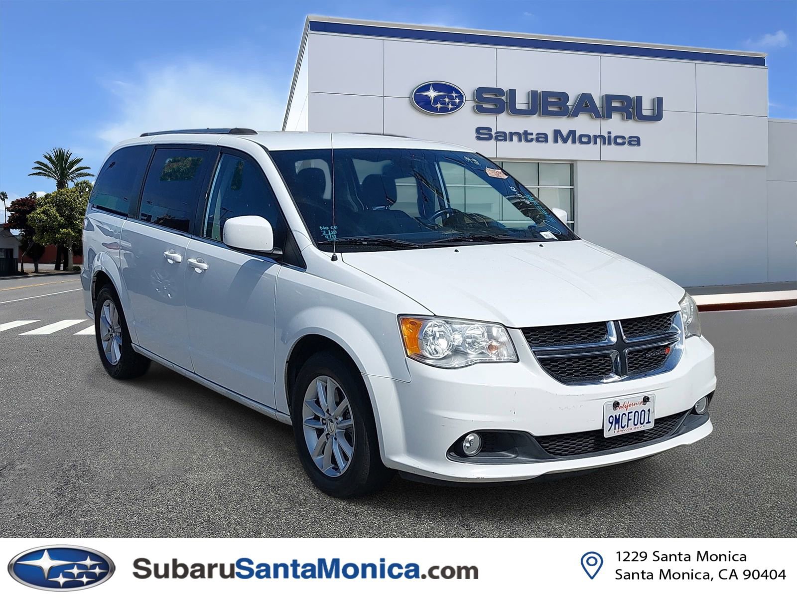 Used 2019 Dodge Grand Caravan SXT FWD image 1