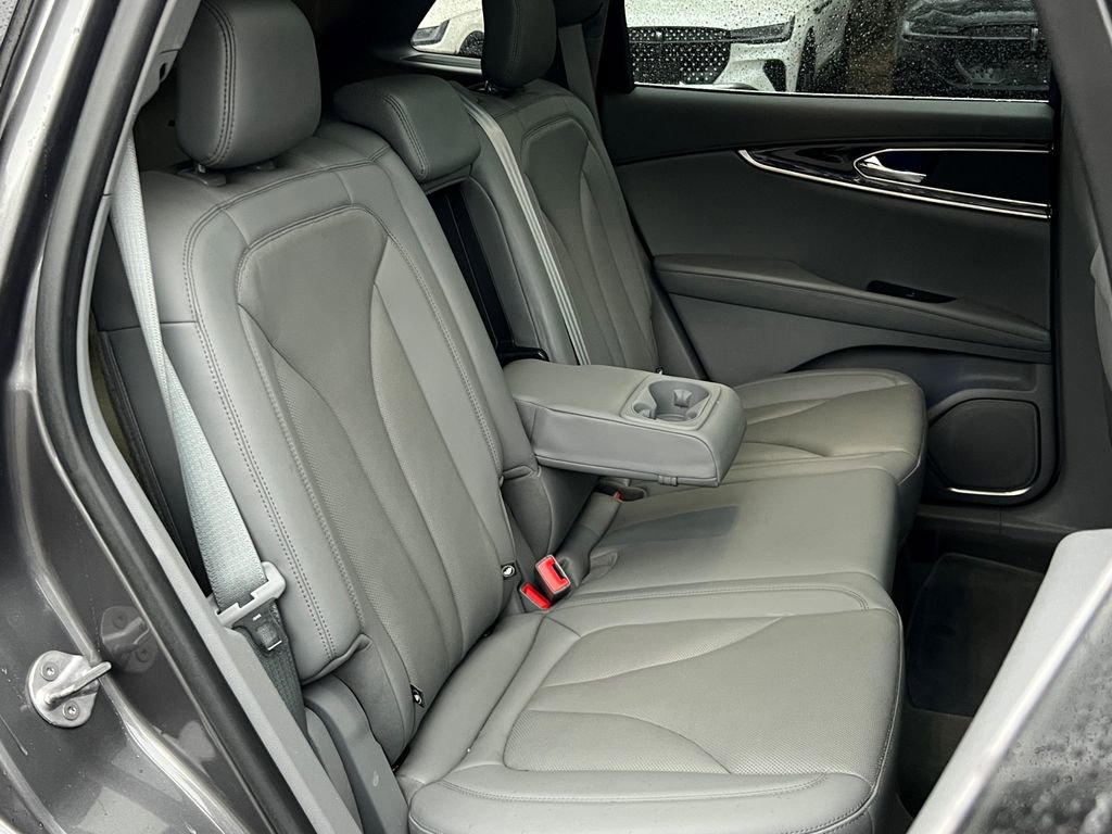 Certified 2023 Lincoln Nautilus Reserve w/ Monochromatic Package image 16