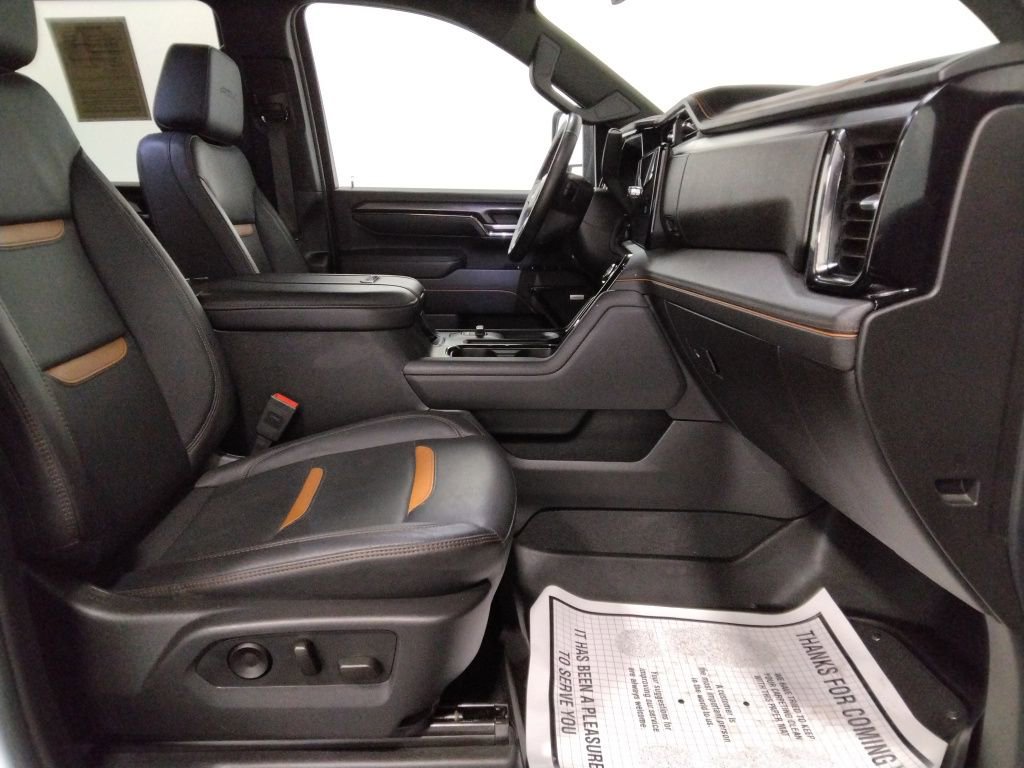 Used 2025 GMC Sierra 2500 AT4 image 42