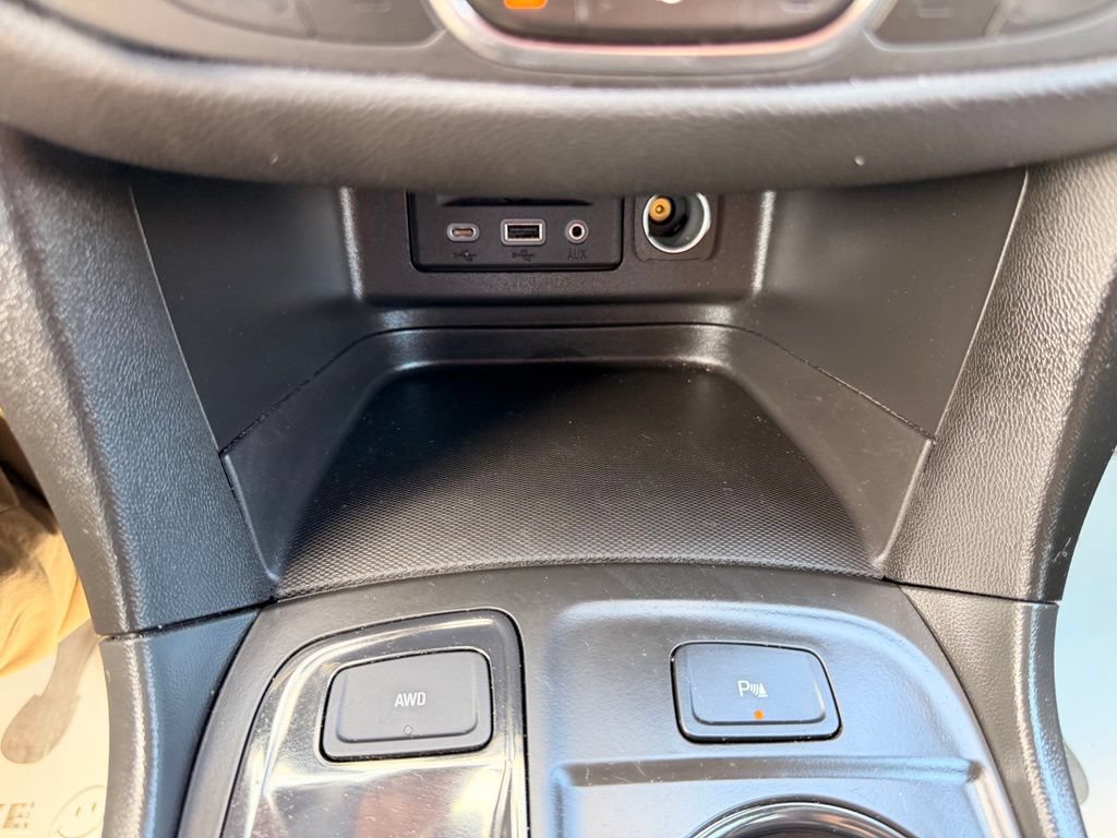 Used 2022 Chevrolet Equinox RS w/ Infotainment Package AWD/4WD image 24