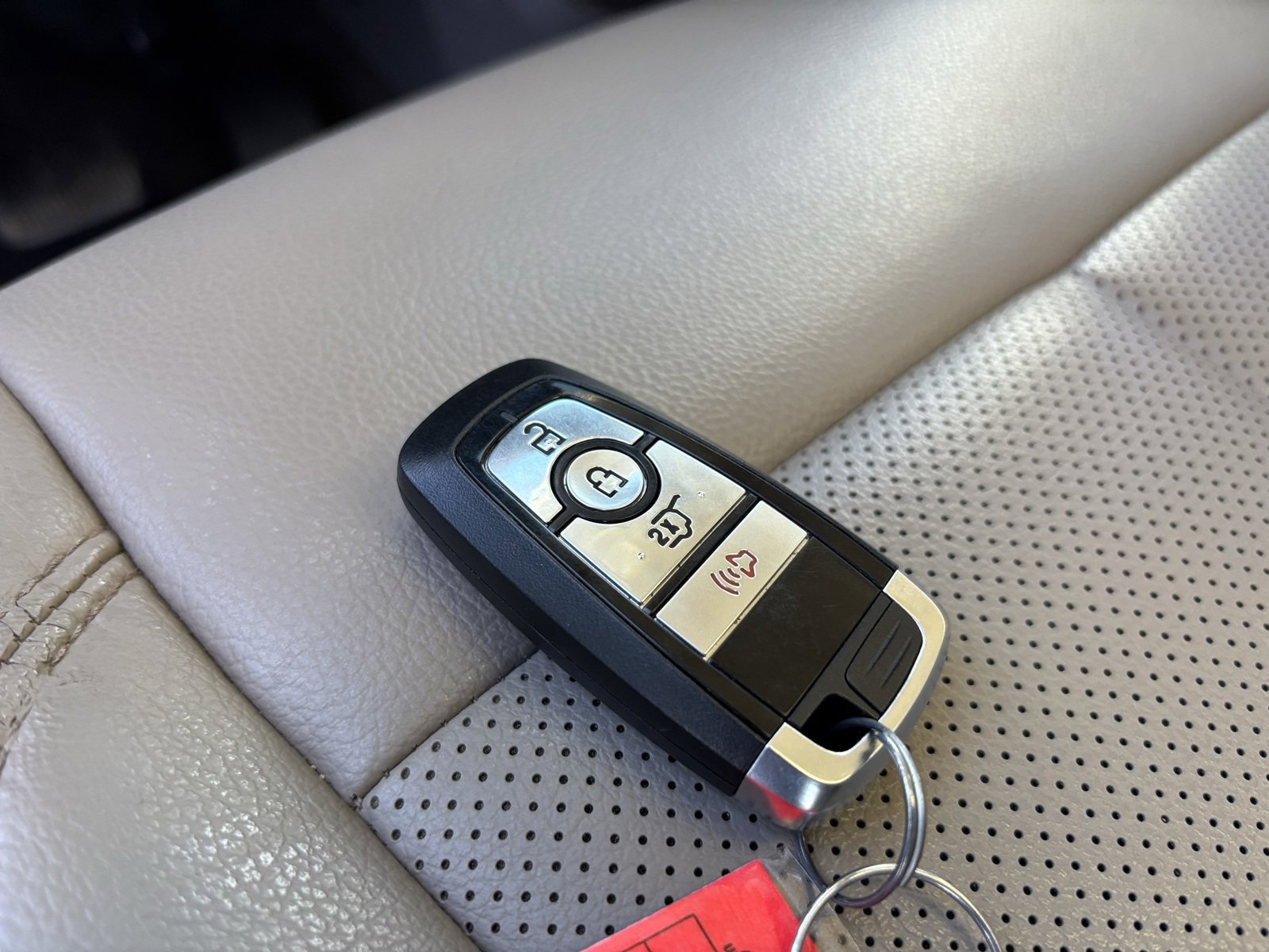 Used 2021 Ford Expedition XLT w/ FX4 Off-Road Package image 28