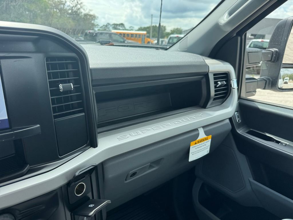 New 2026 Ford F550 4x4 Regular Cab Super Duty image 36