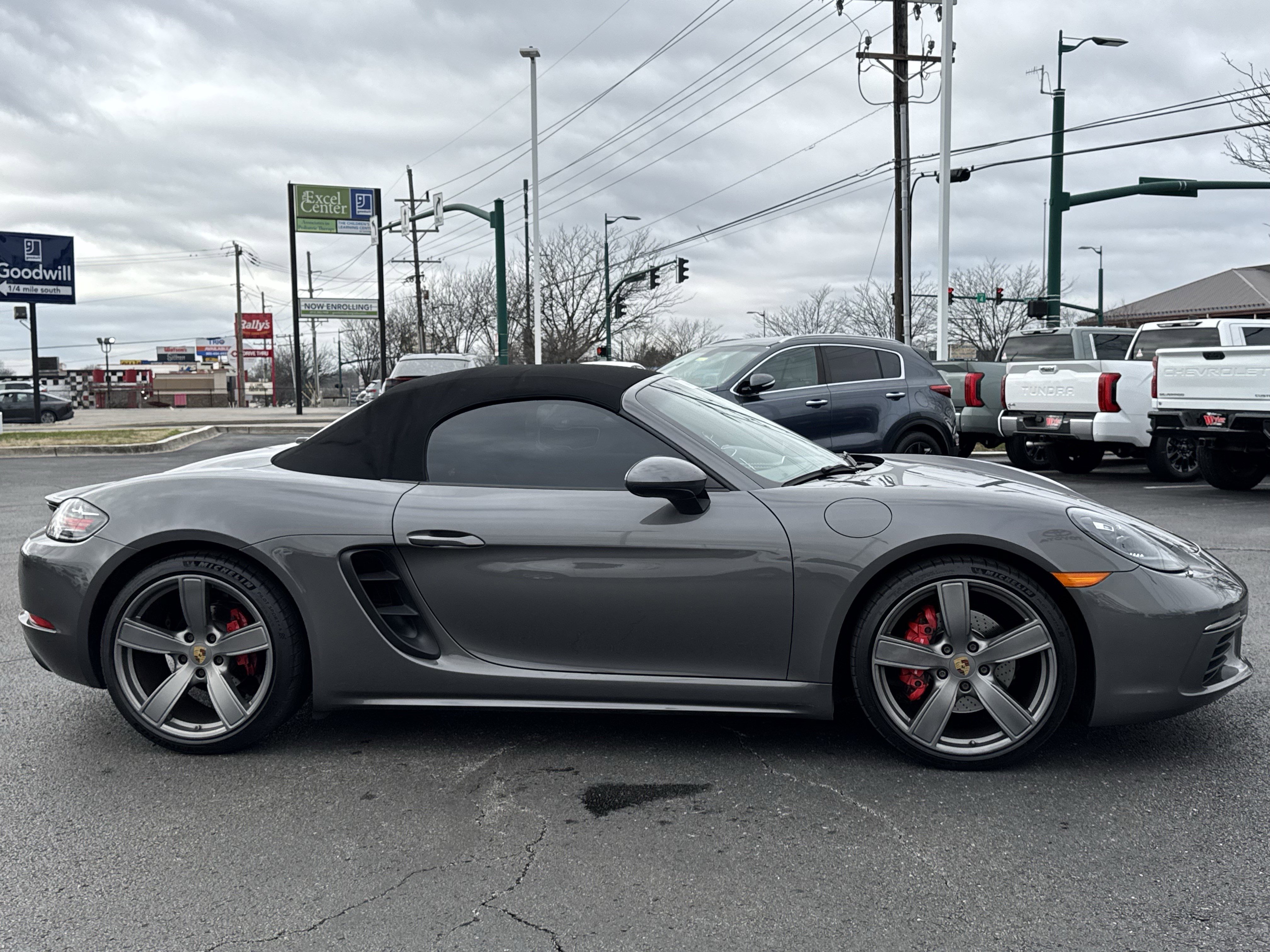 Used 2017 Porsche 718 Boxster S image 15