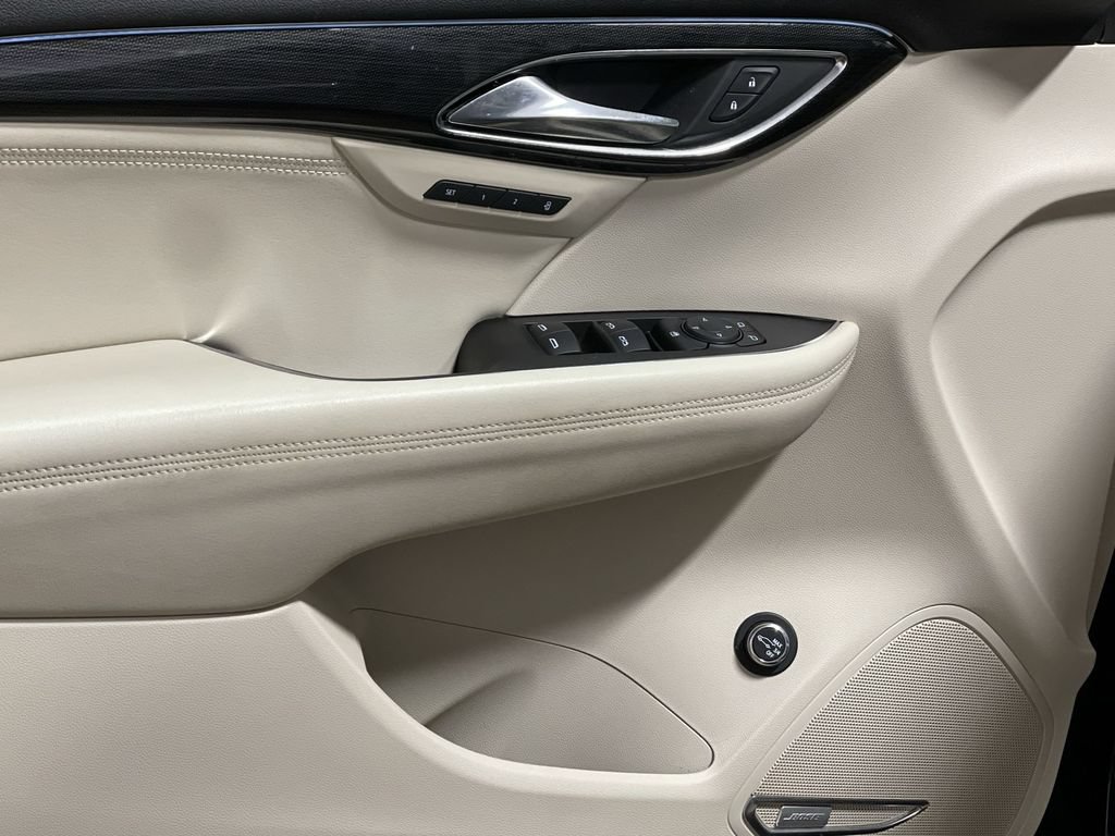 Used 2021 Buick Envision Essence w/ Technology Package I FWD image 12