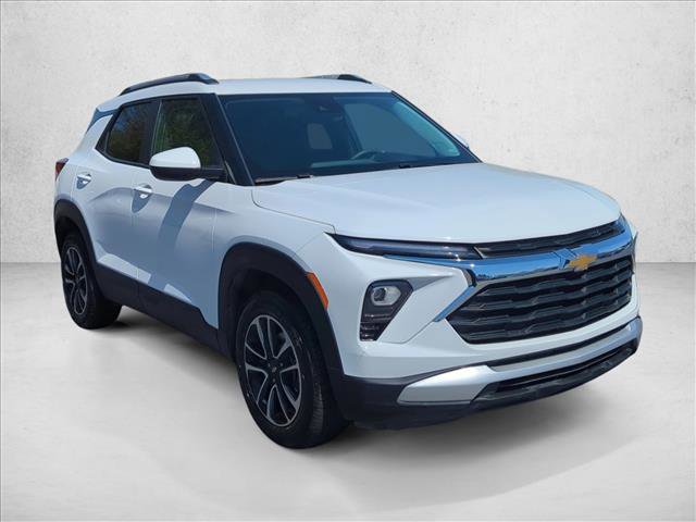 Used 2025 Chevrolet TrailBlazer LT image 3