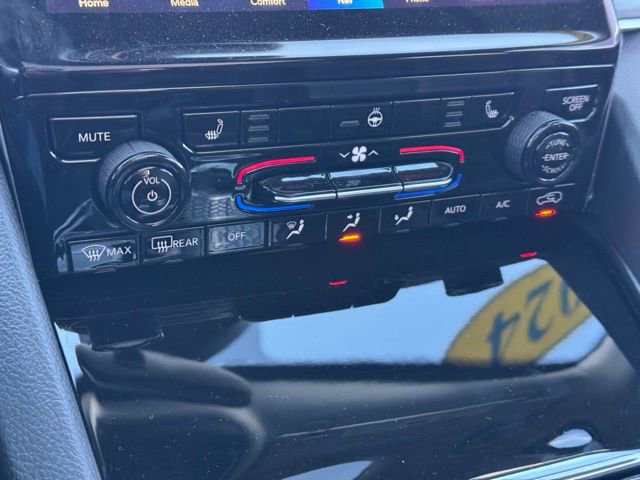 Certified 2024 Jeep Grand Cherokee Limited w/ Black Appearance Package image 36