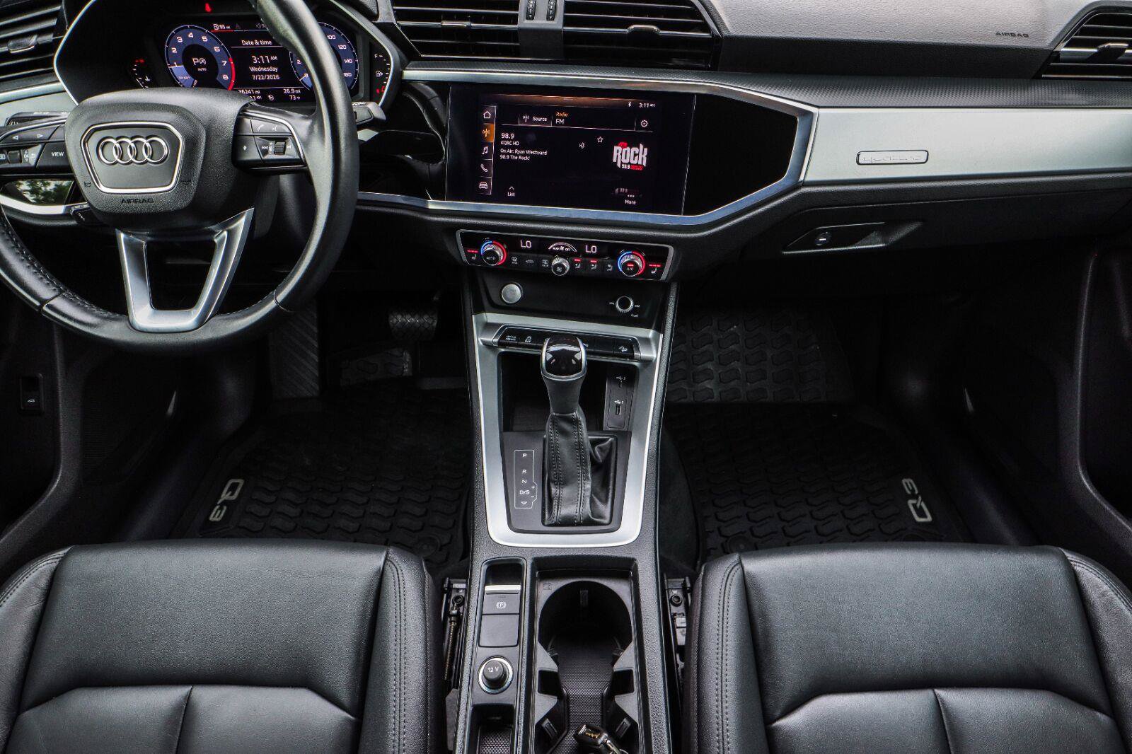 Used 2020 Audi Q3 2.0T Premium w/ Convenience Package AWD/4WD image 28
