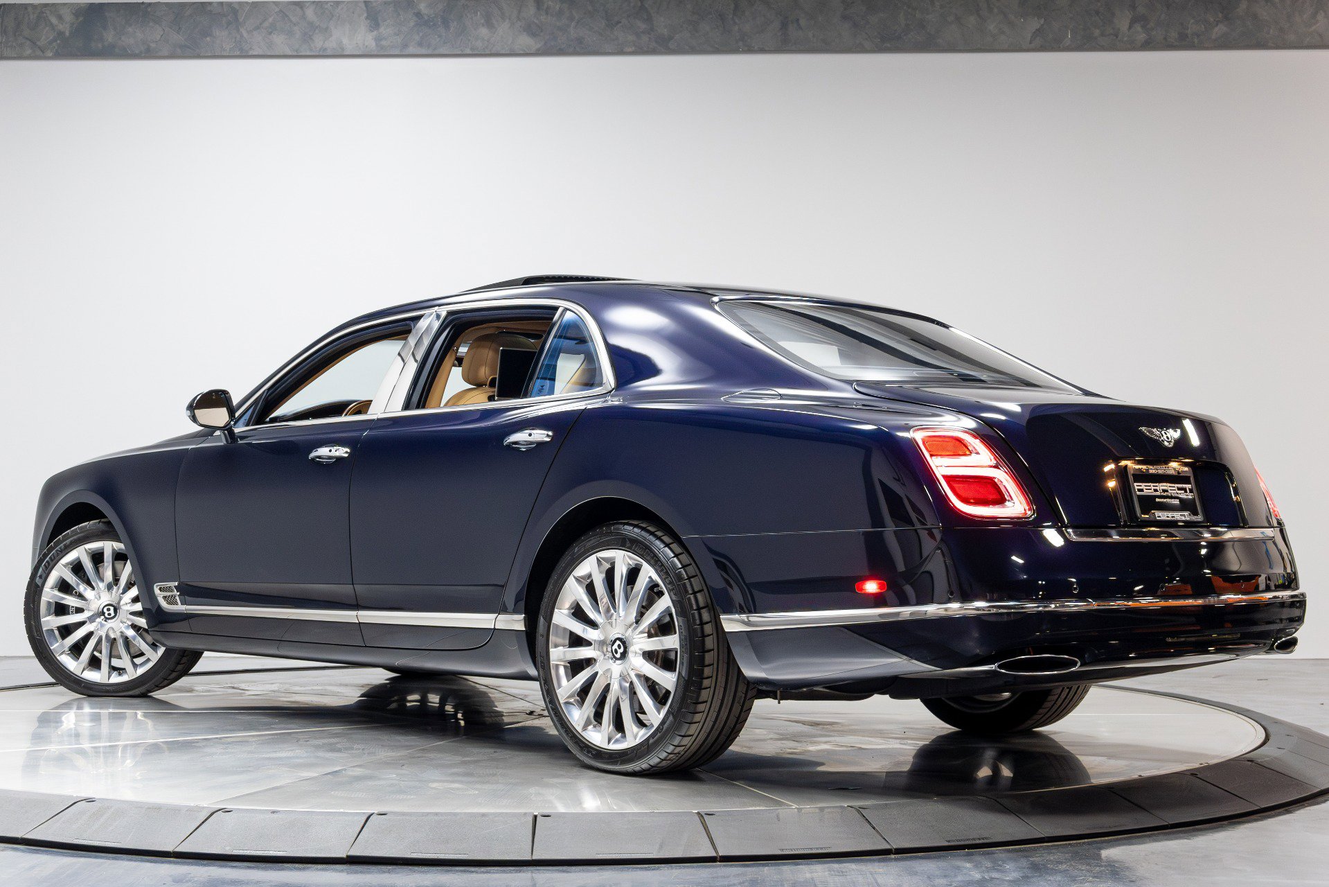 Used 2017 Bentley Mulsanne image 65