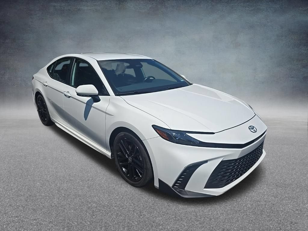 Used 2025 Toyota Camry SE FWD image 2