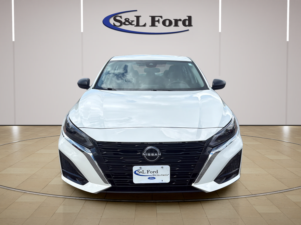 Used 2025 Nissan Altima 2.5 SV FWD image 12