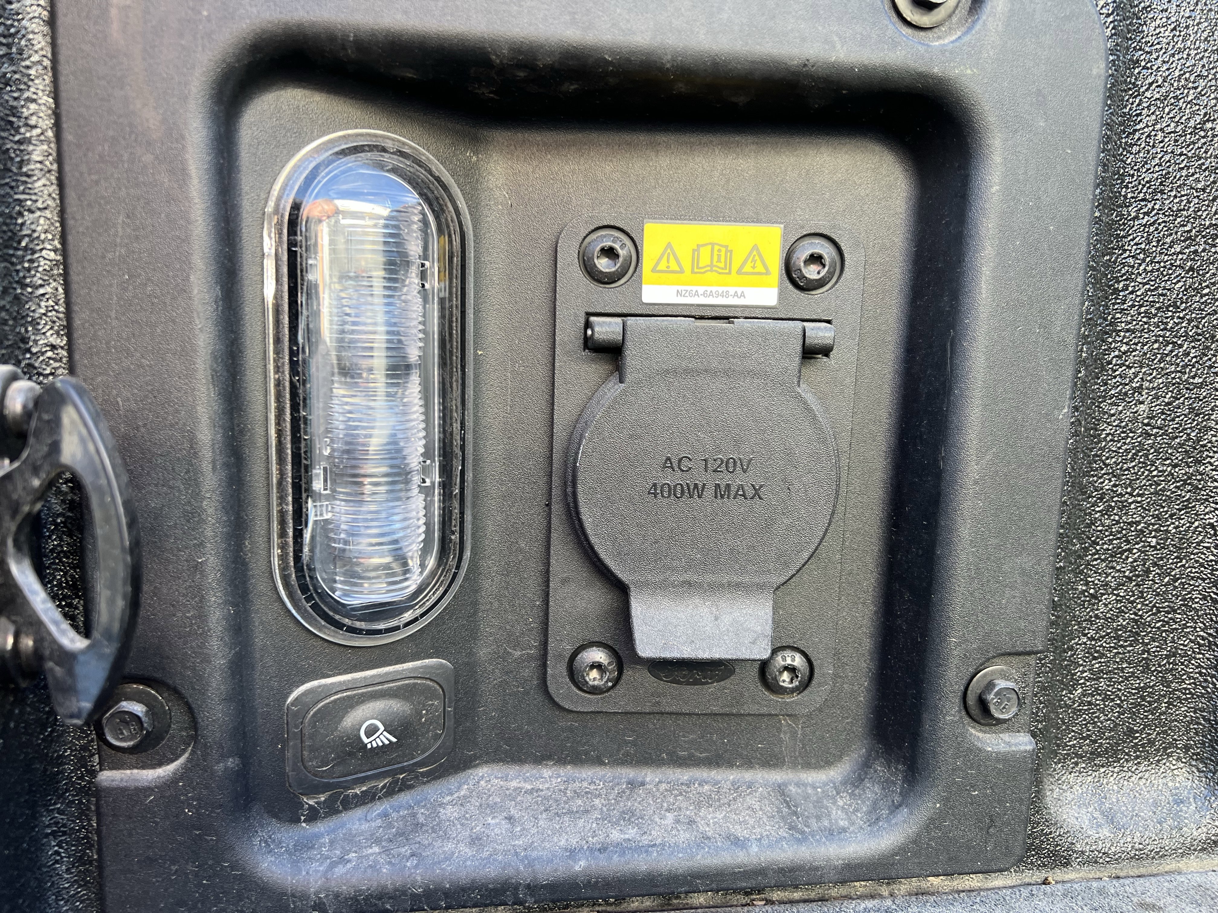 Used 2024 Ford Maverick Lariat image 13