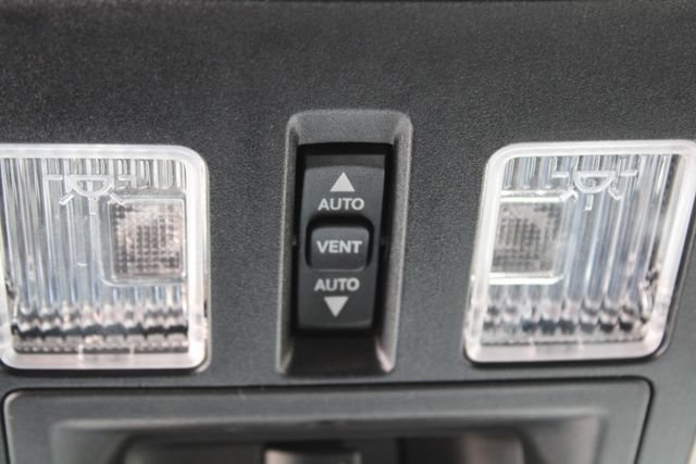 Used 2018 RAM 2500 Laramie w/ Sport Appearance Group AWD/4WD image 44