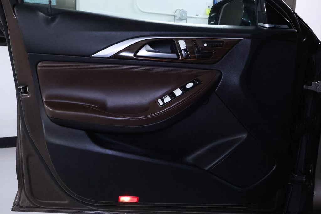 Used 2018 INFINITI QX30 Premium w/ Navigation Package image 13