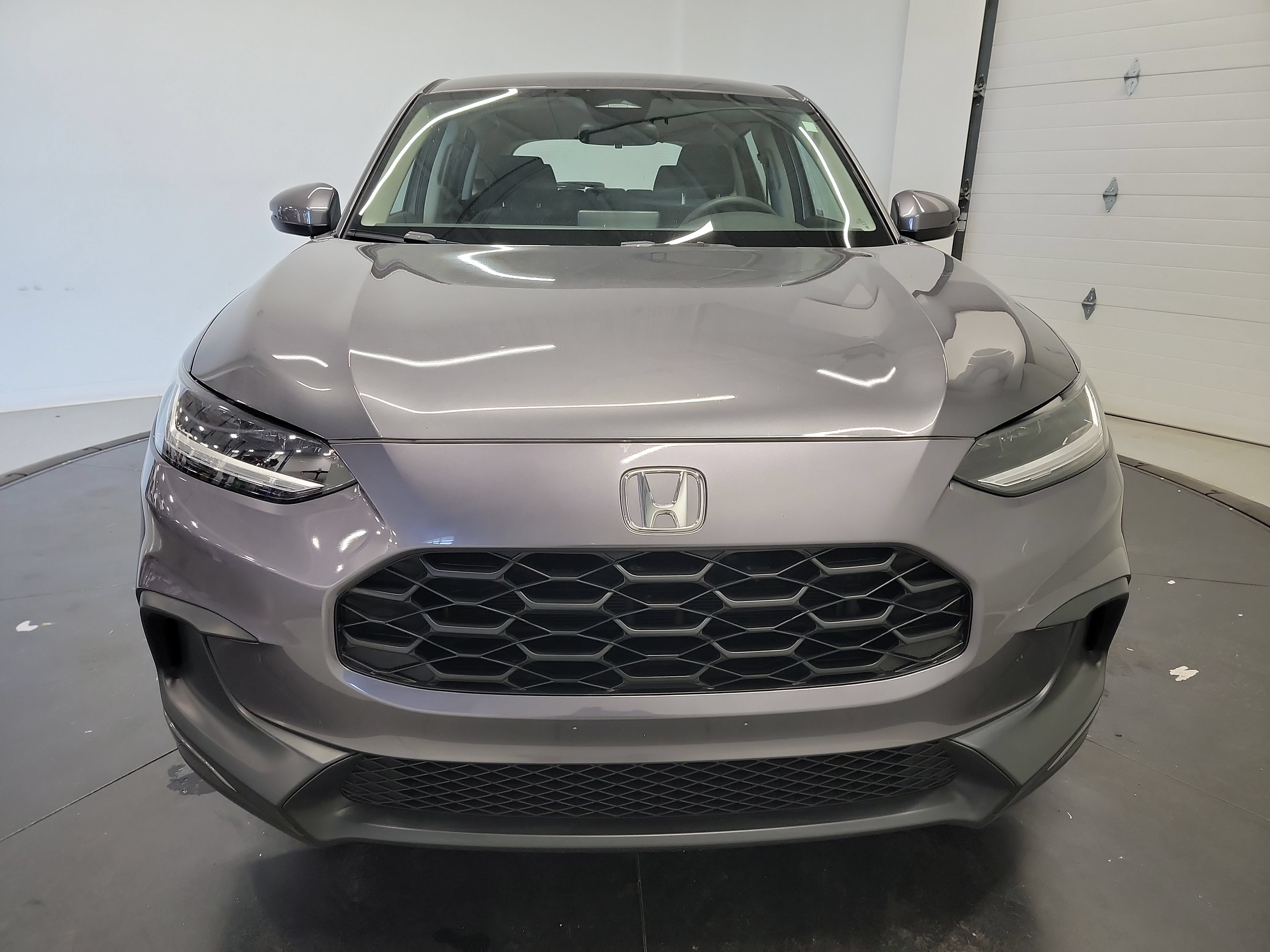 Used 2023 Honda HR-V LX image 2