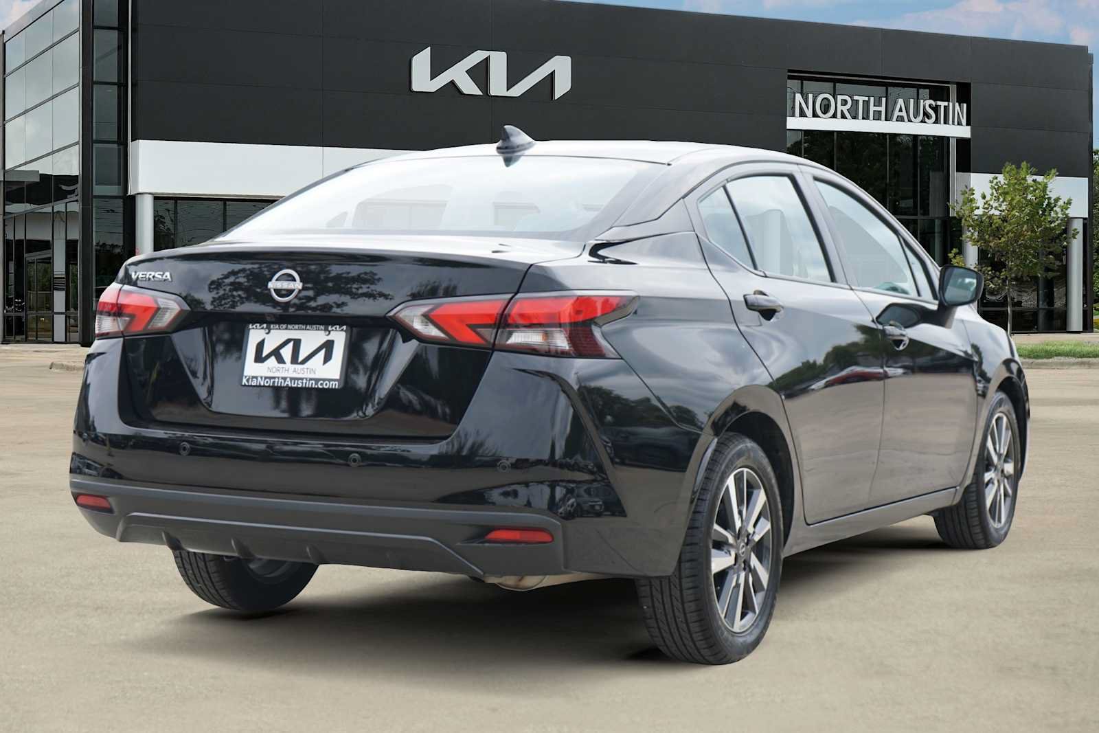 Used 2025 Nissan Versa SV FWD image 5