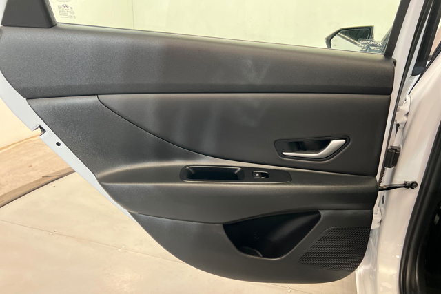 Used 2024 Hyundai Elantra Limited FWD image 19