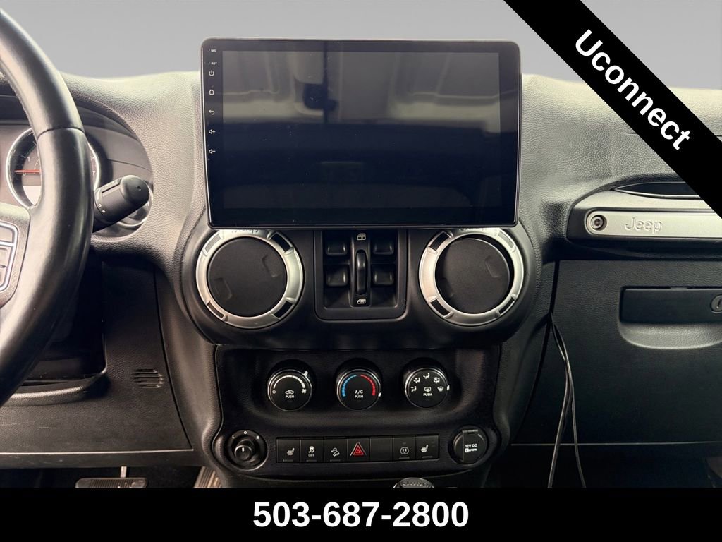 Used 2015 Jeep Wrangler Unlimited Rubicon image 13