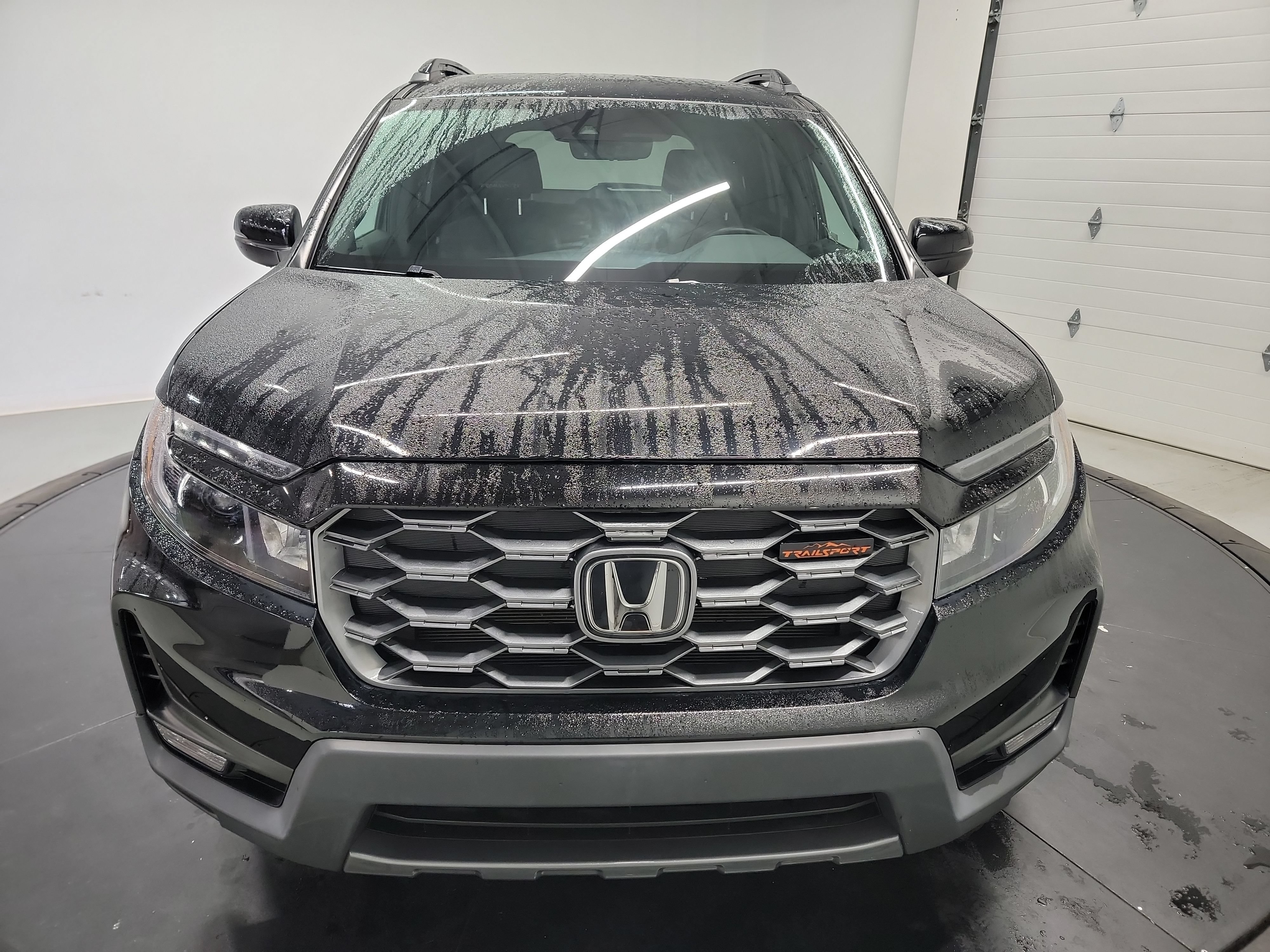 Used 2023 Honda Passport TrailSport image 2