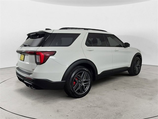 Certified 2025 Ford Explorer ST image 5