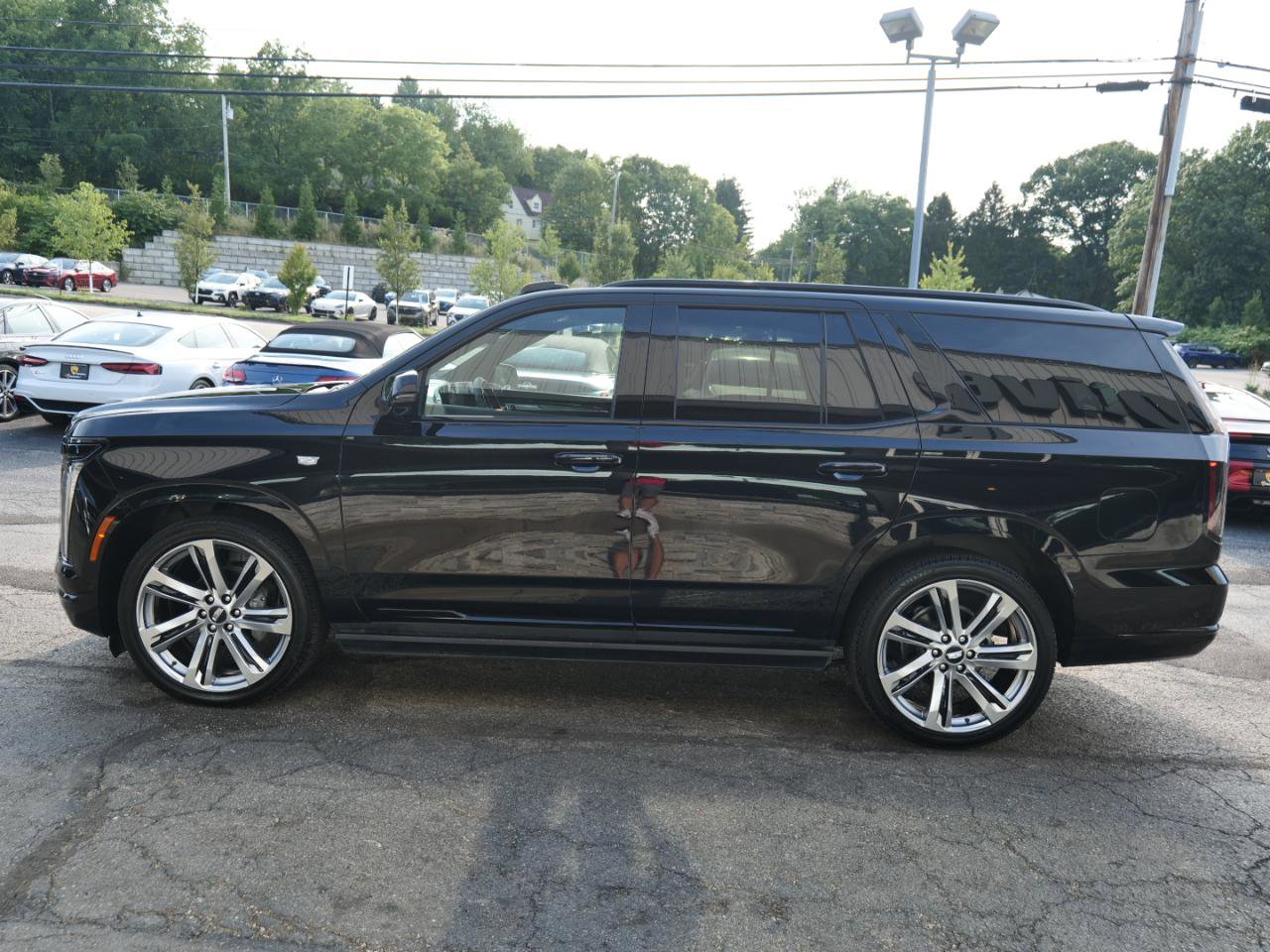 Used 2025 Cadillac Escalade Sport w/ Touring Package AWD/4WD image 6