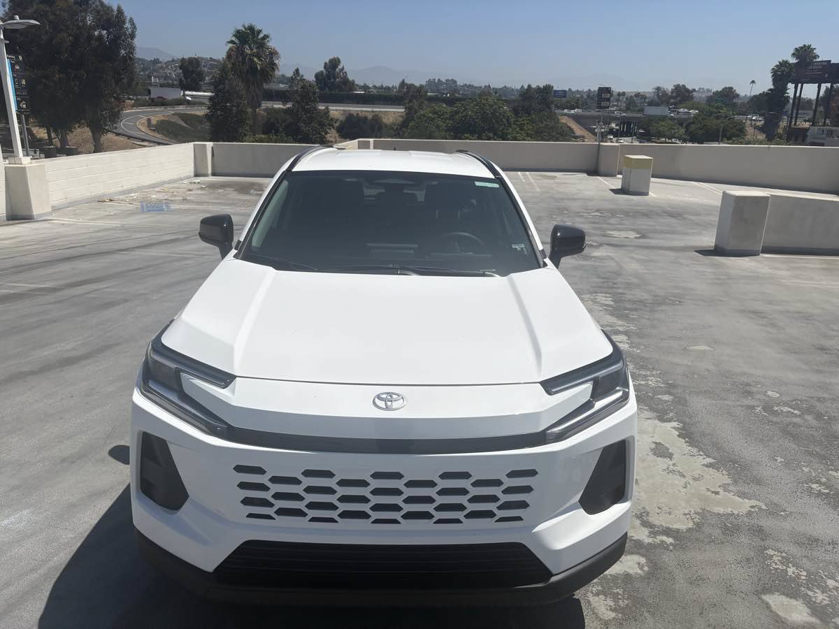 Used 2026 Toyota RAV4 XLE Premium AWD/4WD image 7